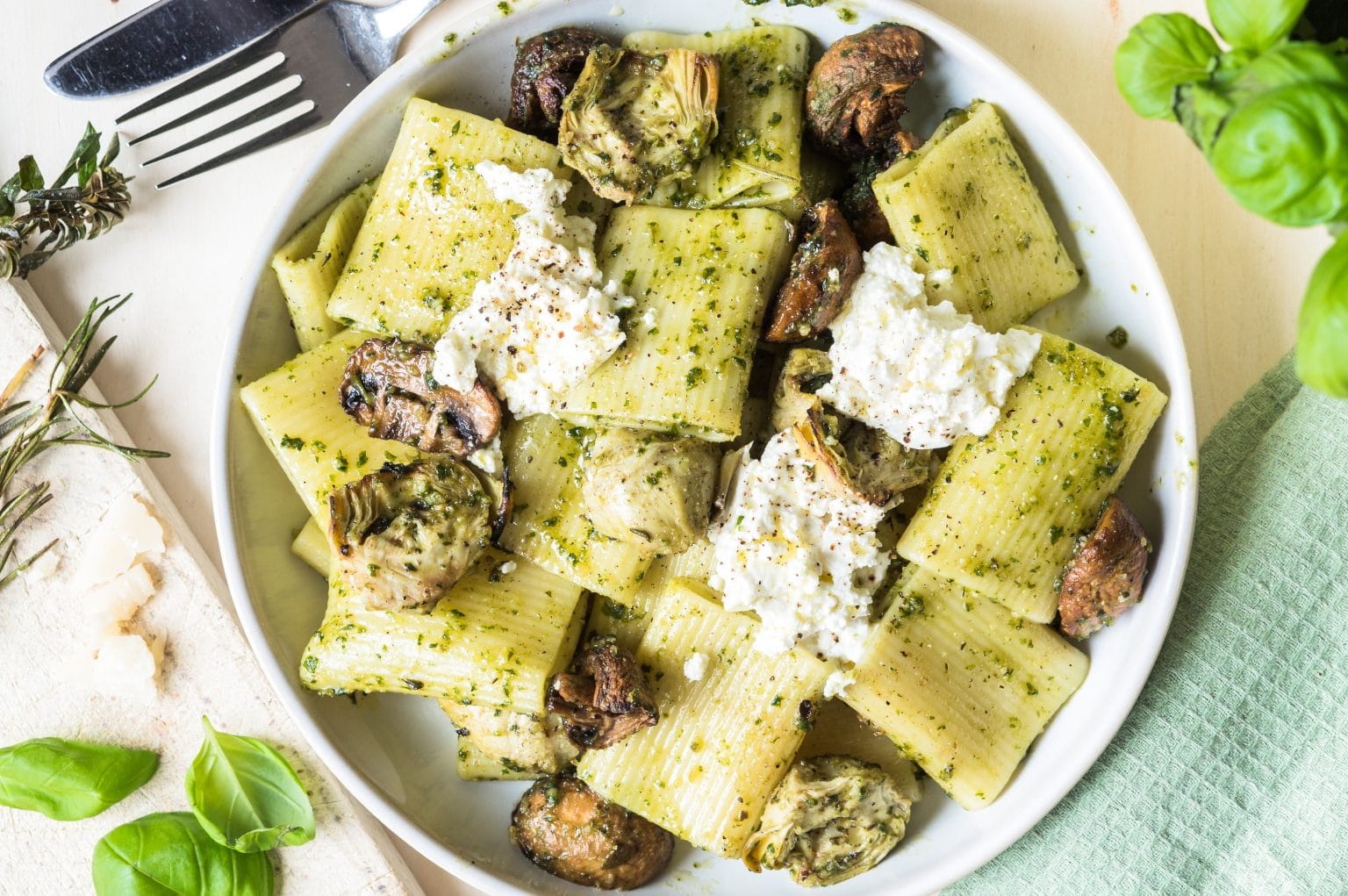 Rigatoni mit Tomatensauce und Burrata - La Cuisine de Géraldine