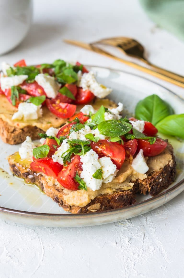 Brot mit Hummus, Tomaten und Mozzarella | La Cuisine de Géraldine