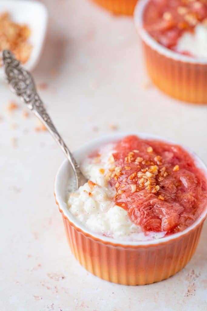 Zoom on a rice pudding with rhubarb compote