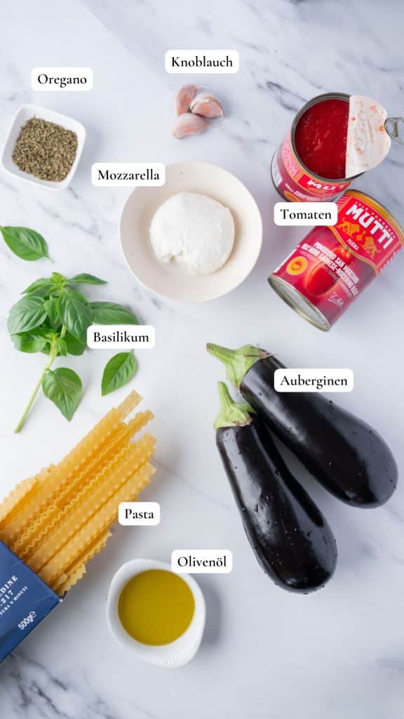 Zutaten-Liste für die Zubereitung von Pasta mit Auberginen und Mozzarella