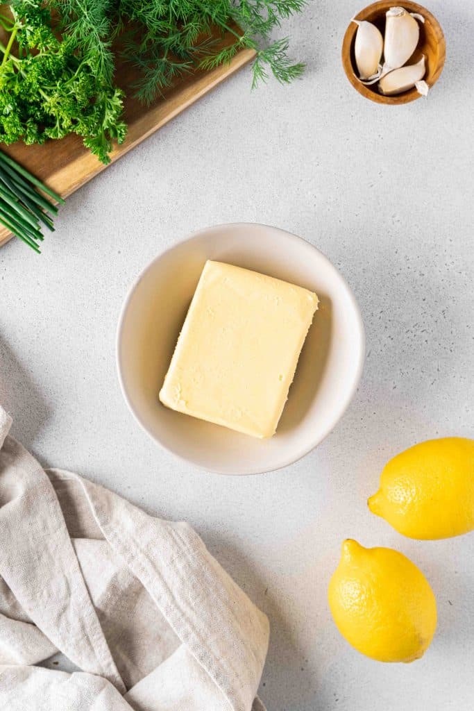Preparation of the lemon butter: the butter