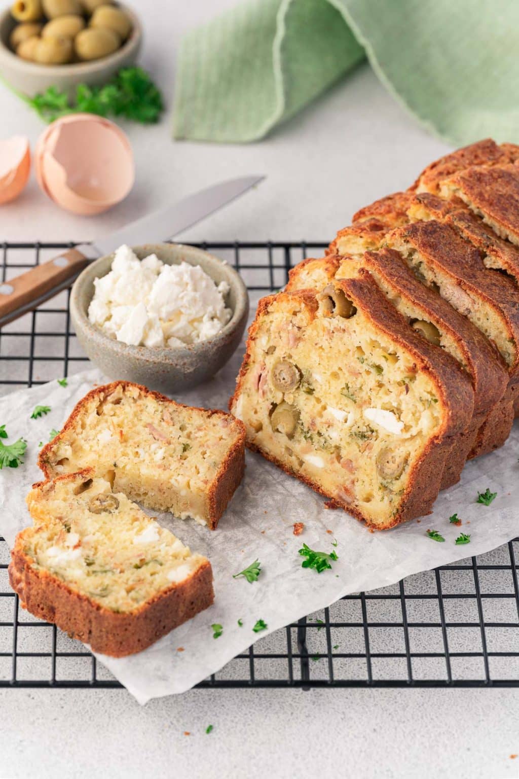 Französischer herzhafter Kuchen (cake salé)