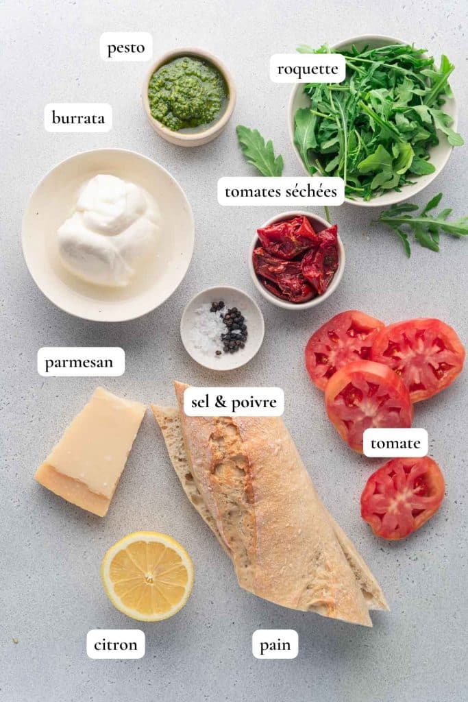 Liste des ingrédients pour un Sandwich à la burrata au pesto et à la tomate