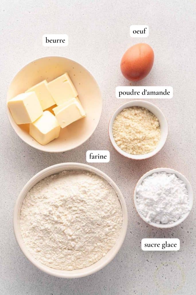 Liste des ingrédients pour réaliser une pâte à galette sucrée